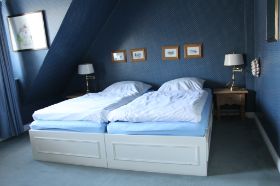 Schlafzimmer 1.jpg